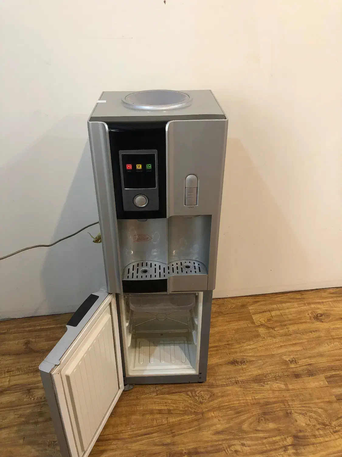 ابسردکن و ابجوش کن ، یخچال دار ایستکول|آبسردکن و تصفیه آب|تهران, صادقیه|دیوار