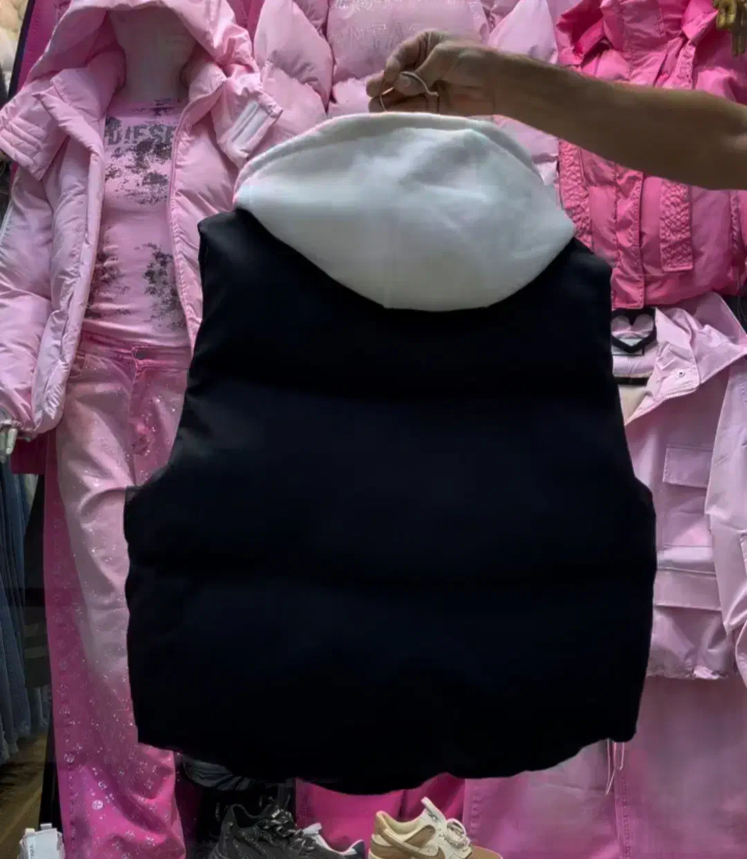 پافر کلاه دورس|لباس|اصفهان, جلفا|دیوار