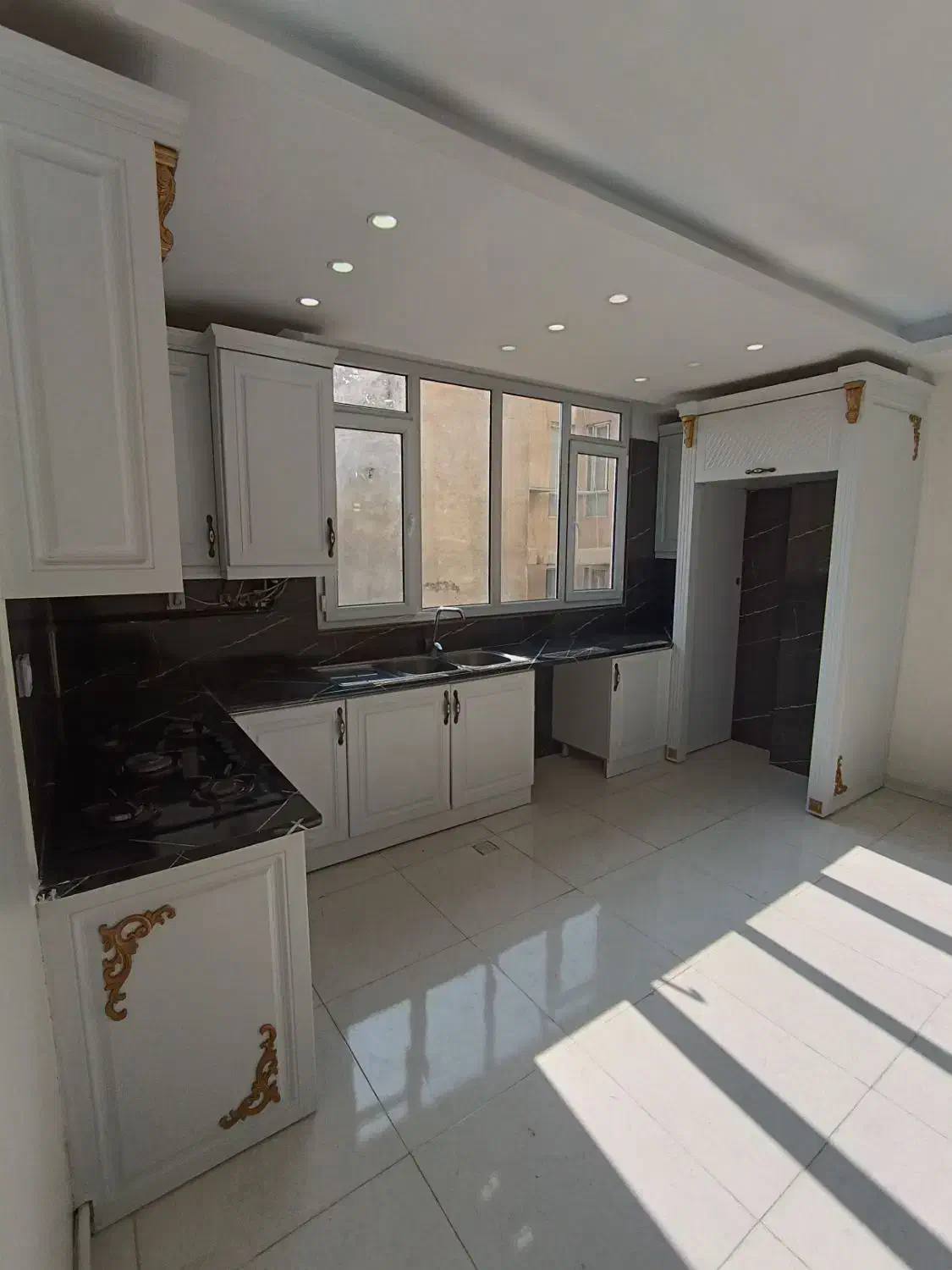 61mدو خواب طبقه اول پارکینگ آفتاب گیر لوکیشن RADIN|فروش آپارتمان|اندیشه, اندیشه فاز ۱|دیوار