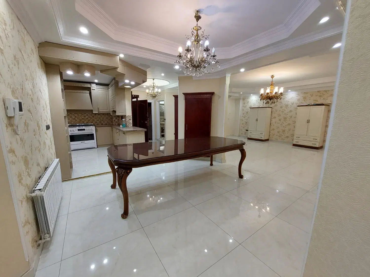 آپارتمان ۱۷۵ متر سه خواب/پاسداران گلستان