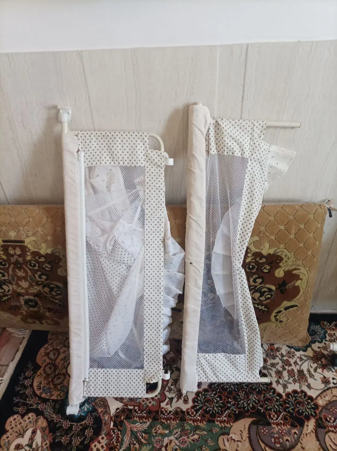 تخت گهواره ای نوزادتمیز وسالم وبدون استفاده|تخت و صندلی بچه|دامغان, |دیوار