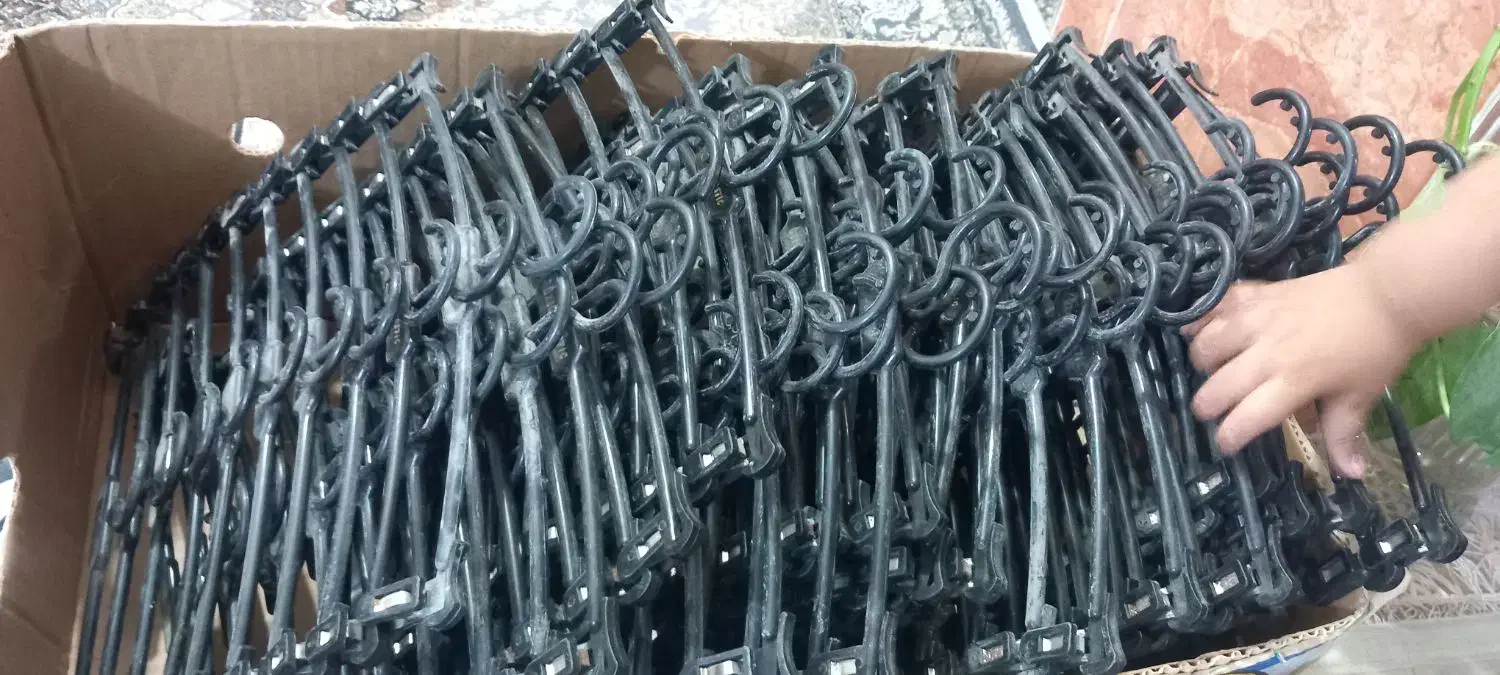 ۱۷۰ تا گیره لباس نو .و سالم .قیمت توافقی .|بندرخت و رخت‌آویز|درگهان, |دیوار