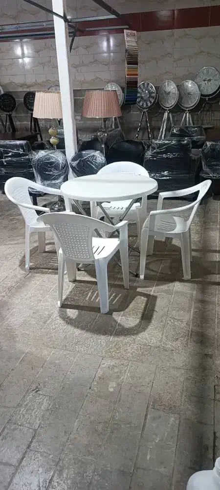 میز و صندلی پلاستیکی (گرد/مربع/مستطیل)تک و عمده|میز و صندلی غذاخوری|شیراز, سهل‌آباد|دیوار