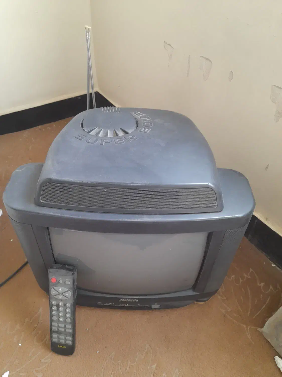 تلویزیون ۱۴ اینچ سامسونگ|تلویزیون و پروژکتور|اهواز, کمپلو جنوبی|دیوار