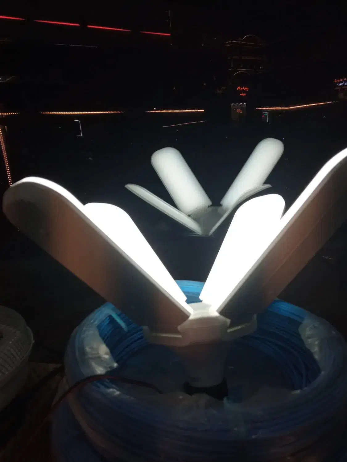 لامپ رسام ۴۰وات متحرک شیک باگارانتی، قیمت فقط ۳۷۰ت|لامپ و چراغ|تبریز, |دیوار