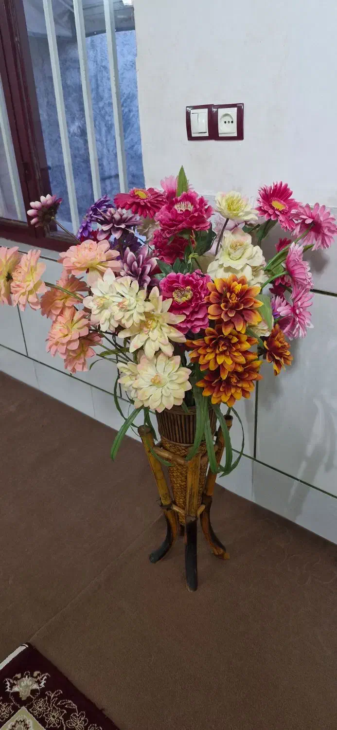 گل مصنوعی و گلدان|گل مصنوعی|بوئین زهرا, |دیوار