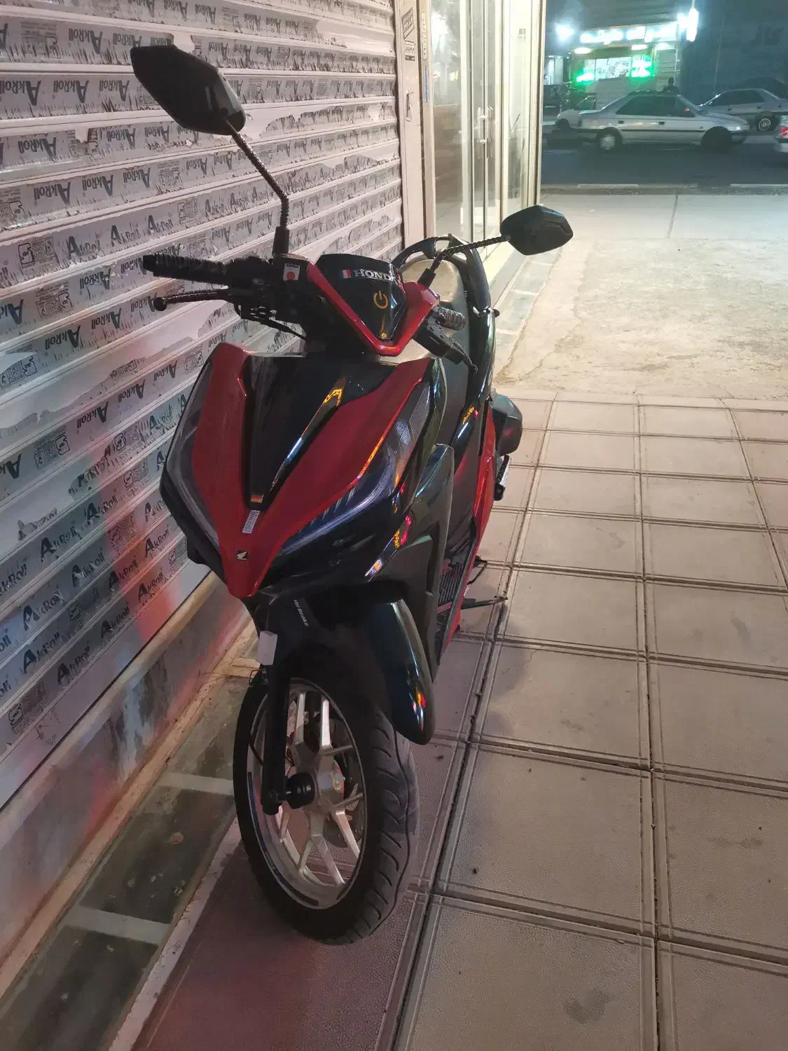 موتور طرح کلیک هانی|موتورسیکلت|پرند, فاز ۶|دیوار