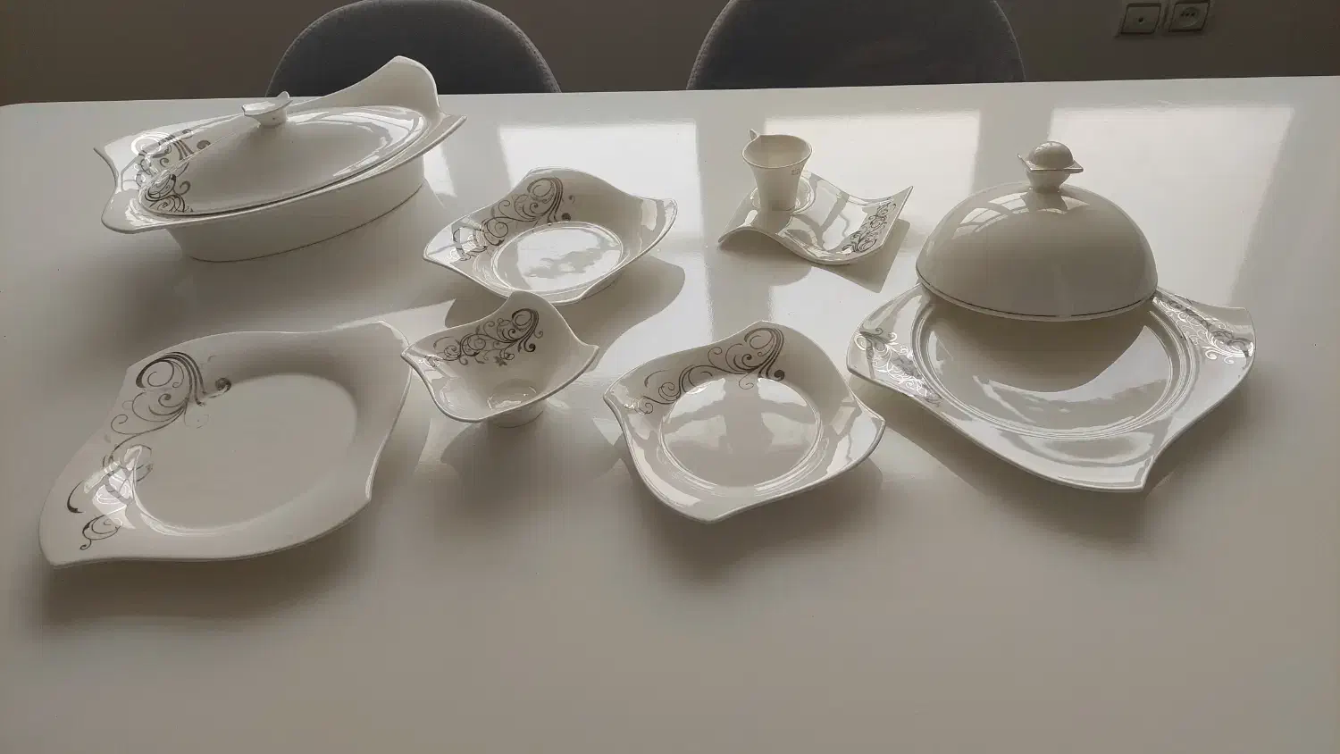 سرویس چینی ۶ نفره|ظروف سرو و پذیرایی|شیراز, معالی‌آباد|دیوار