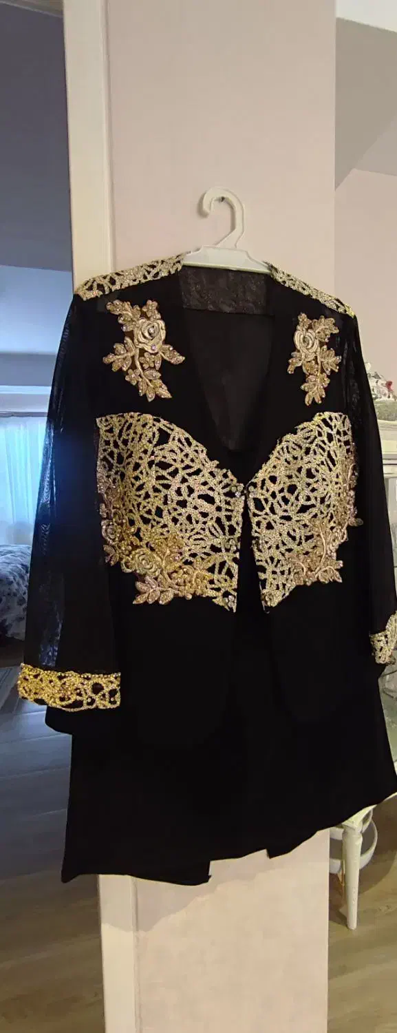 کت دامن|لباس|کرج, آق تپه|دیوار