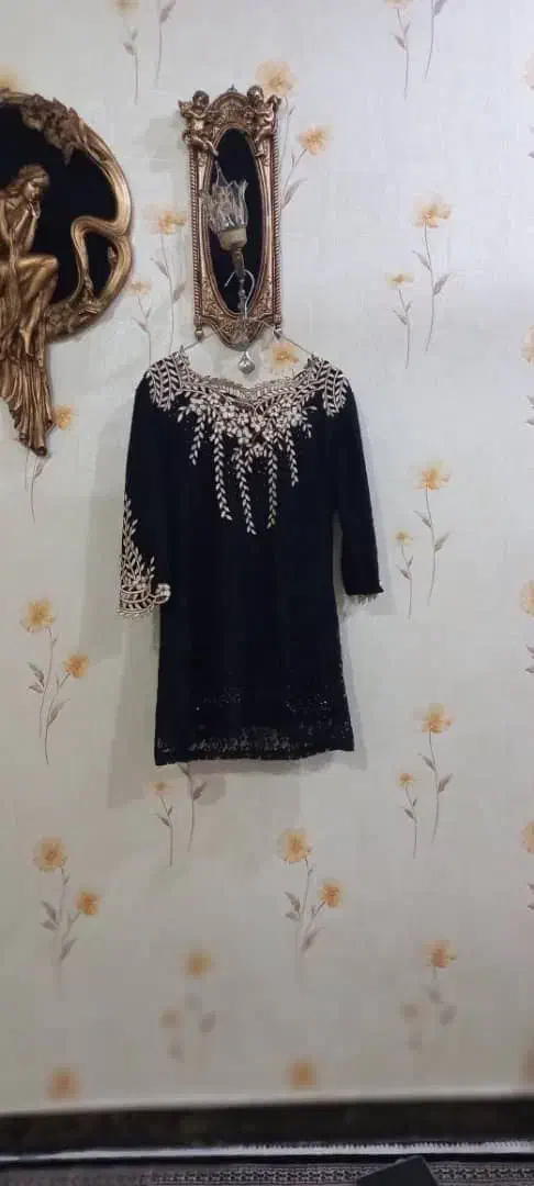 لباس|لباس|اهواز, بهارستان|دیوار