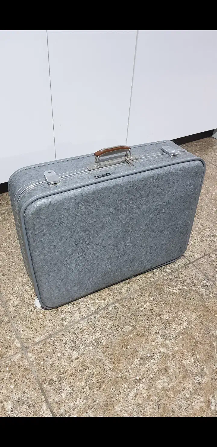 چمدان عتیقه و قدیمی|کیف، کفش، کمربند|تبریز, |دیوار