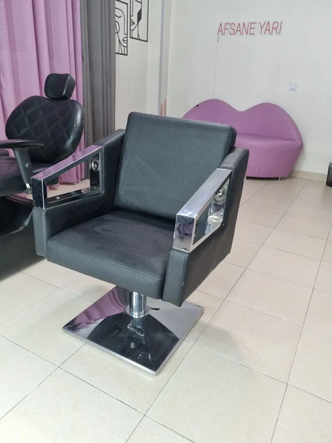 صندلی اصلاح/سرشور/ مبل/ یخچال/پرده|آرایشگاه و سالن‌های زیبایی|پرند, فاز ۲|دیوار