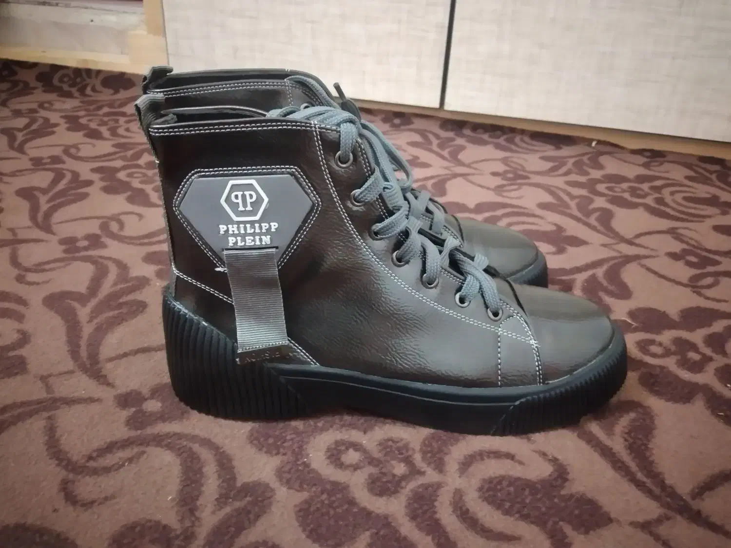 نیم بوت|کیف، کفش، کمربند|بروجرد, |دیوار