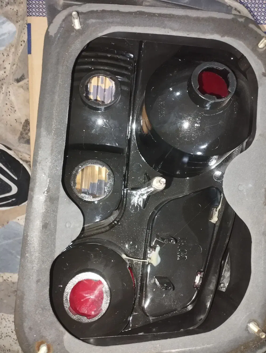 چراغ عقب ۱۳۲|قطعات یدکی و لوازم جانبی|رشت, استقامت ۲|دیوار