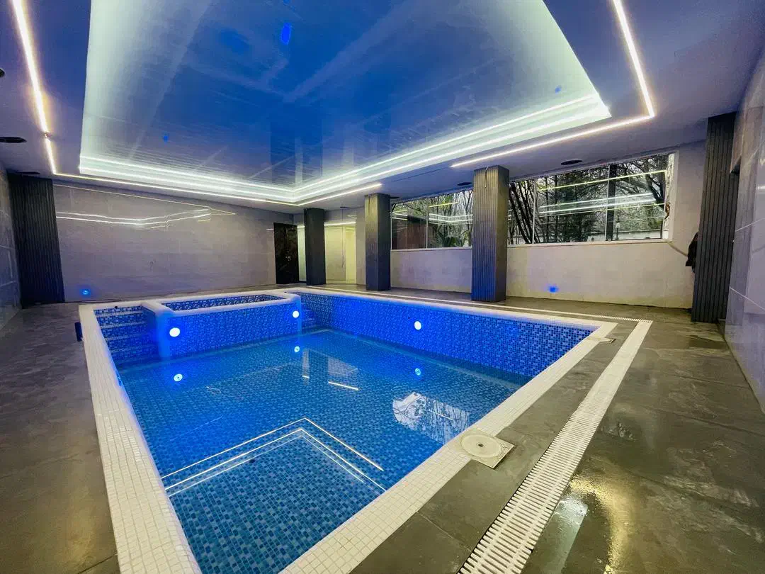 کد510/اجاره ویلا استخر آبگرم و جکوزی/بیلیارد|اجارهٔ کوتاهمدت ویلا و باغ|شیراز, شهرک گلستان|دیوار