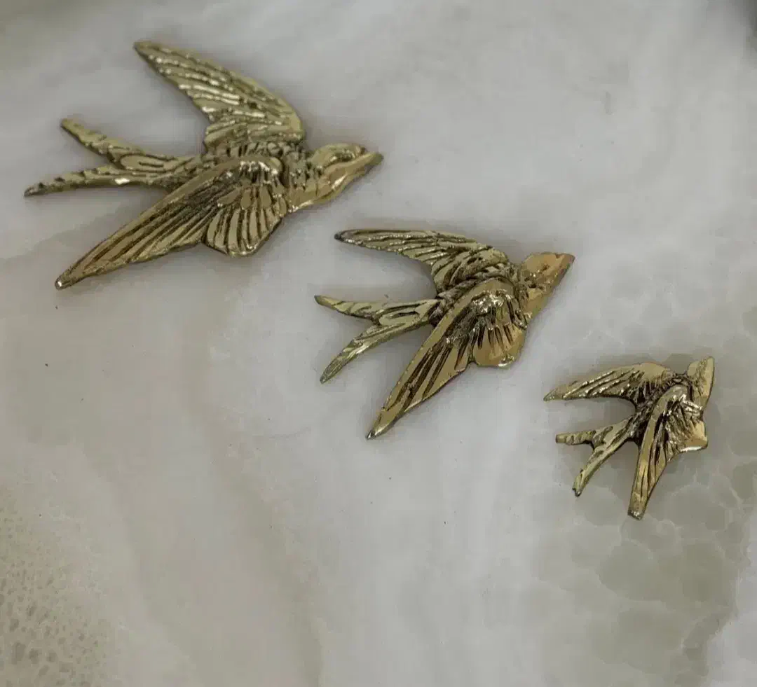 پروانه برنز و پرستوی برنز|کلکسیون اشیاء عتیقه|کرمانشاه, |دیوار