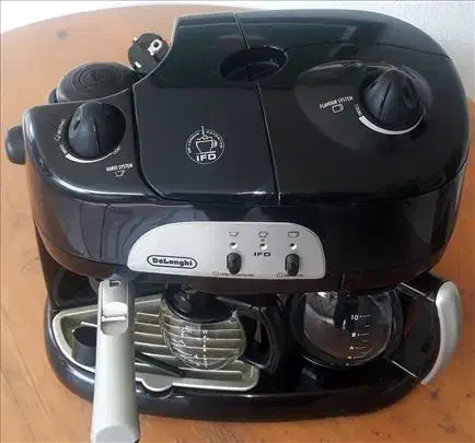 قهوه ساز سه کاره دلونگی|سماور، چای‌ساز، قهوه‌ساز|فلاورجان, |دیوار