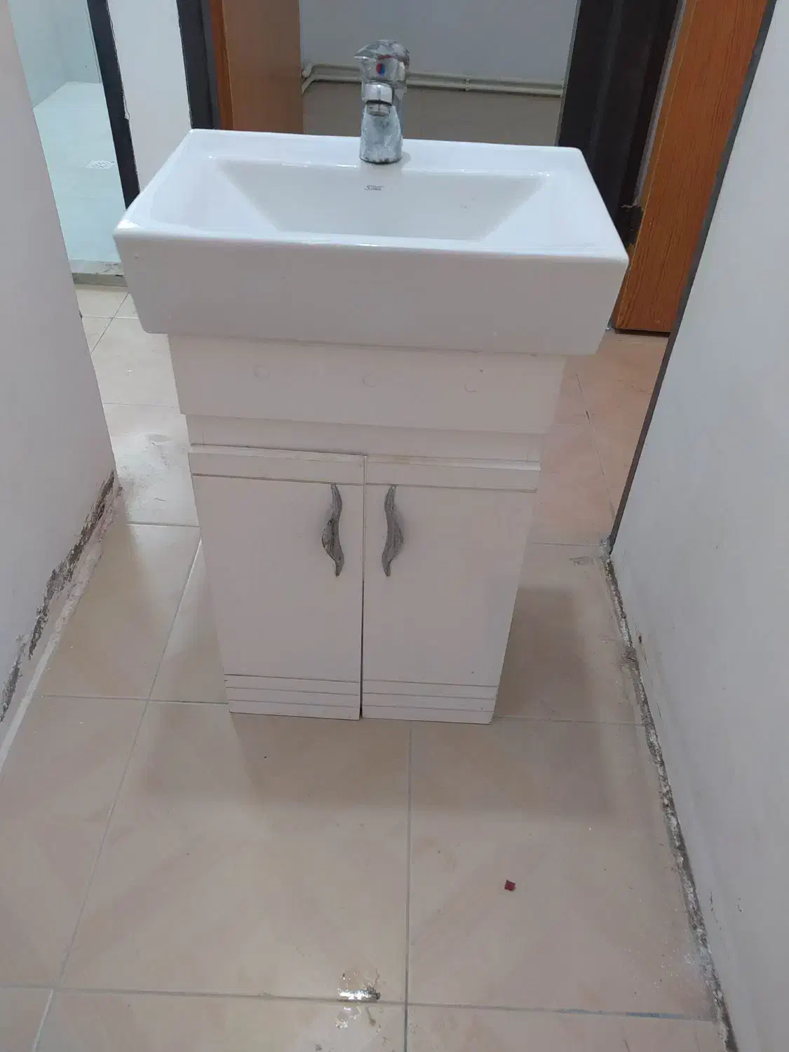 روشویی وکمد و شیرآب|لوازم سرویس بهداشتی|بندر انزلی, تهران|دیوار