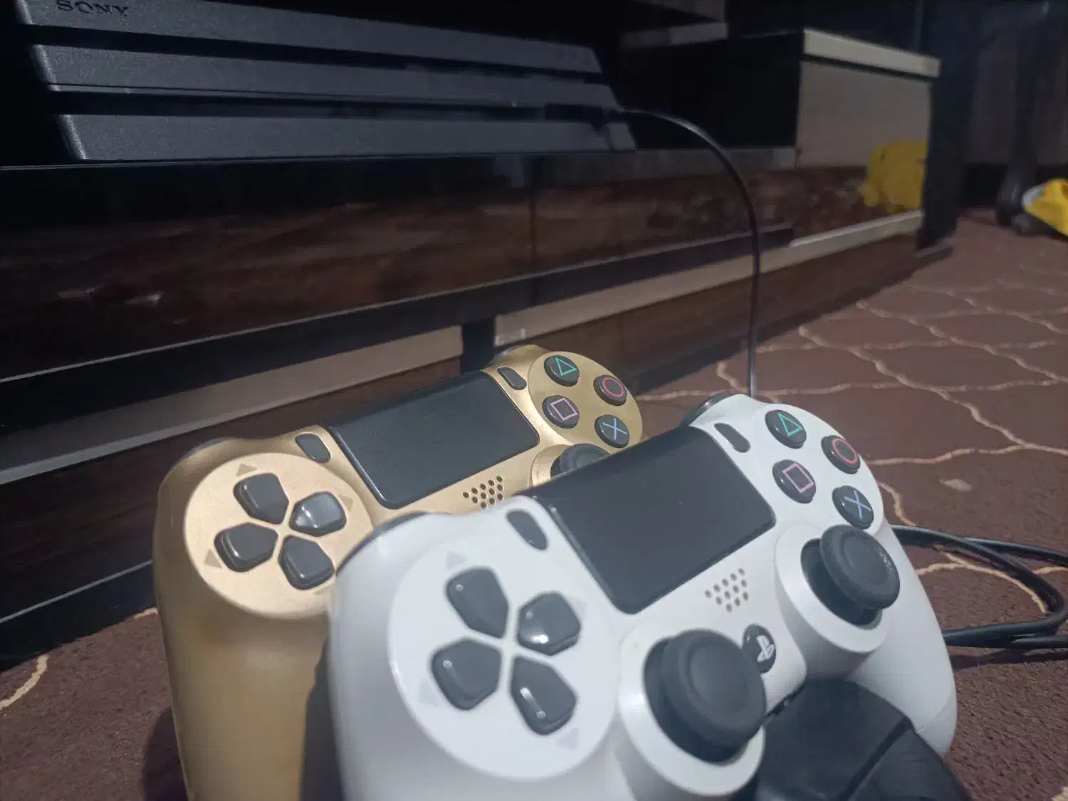 فروش کونسل بازی با دو دسته سالم و ۱۲ بازی|کنسول، بازی ویدئویی و آنلاین|لوشان, |دیوار