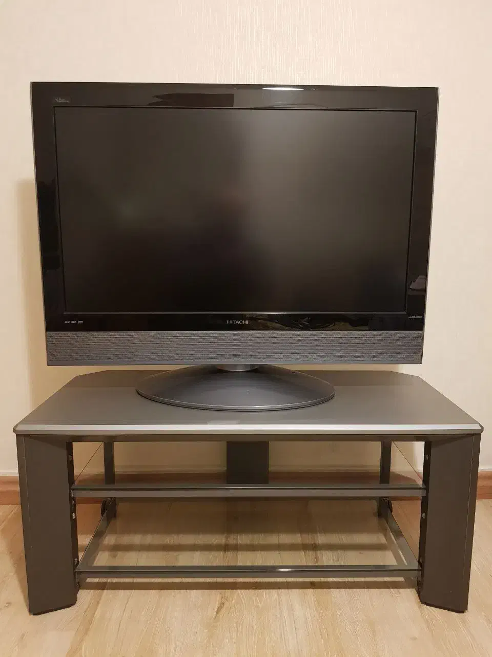 تلویزیون Hitachi 37 اینچ|تلویزیون و پروژکتور|اراک, |دیوار