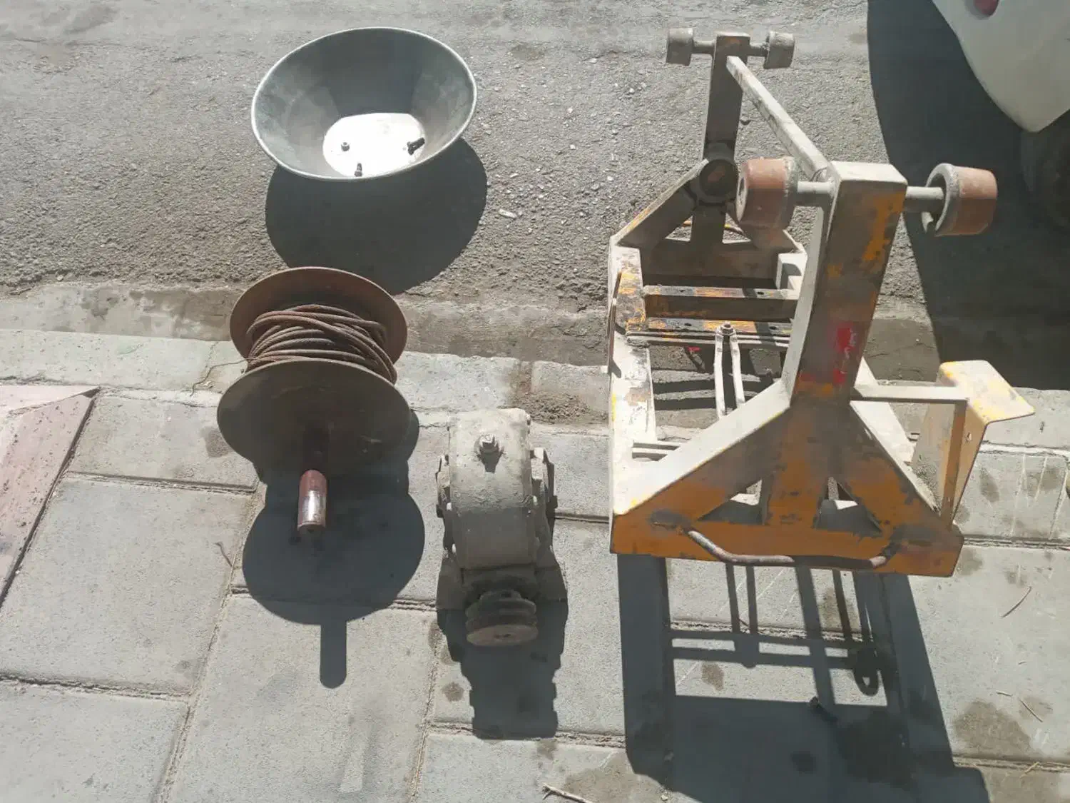 تعمیربالابر ونصب کلیدسیار|خدمات پیشه و مهارت|ارومیه, |دیوار