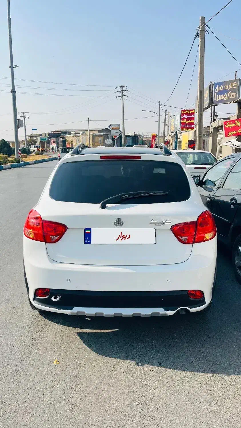 کوییک سفید مشکیr|خودرو سواری و وانت|خمینیشهر, |دیوار