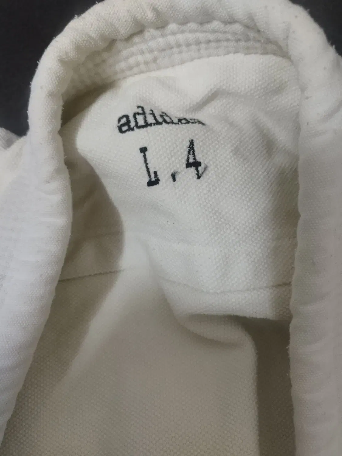 لباس تکواندو|لباس|شاهین‌شهر, نبوت|دیوار