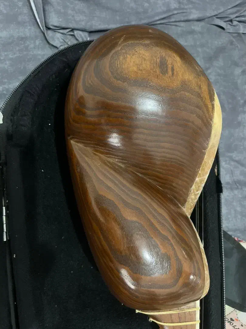 تار گودرزی|سازهای سنتی|ارومیه, |دیوار