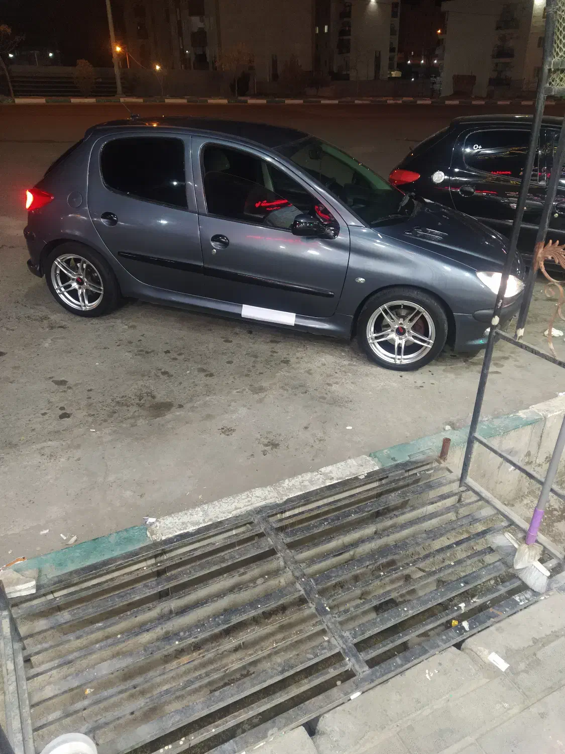 ۲۰۶ تیپ ۵|خودرو سواری و وانت|پرند, فاز ۵|دیوار