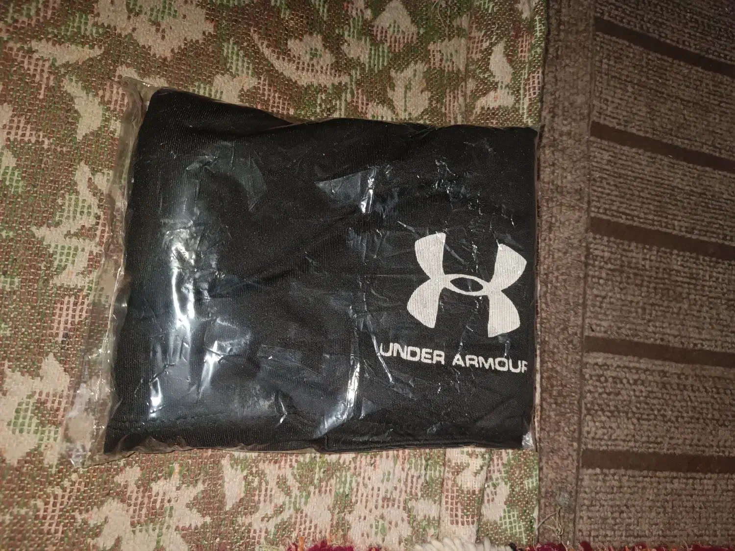 کلاه|لباس|تربت جام, جامی|دیوار