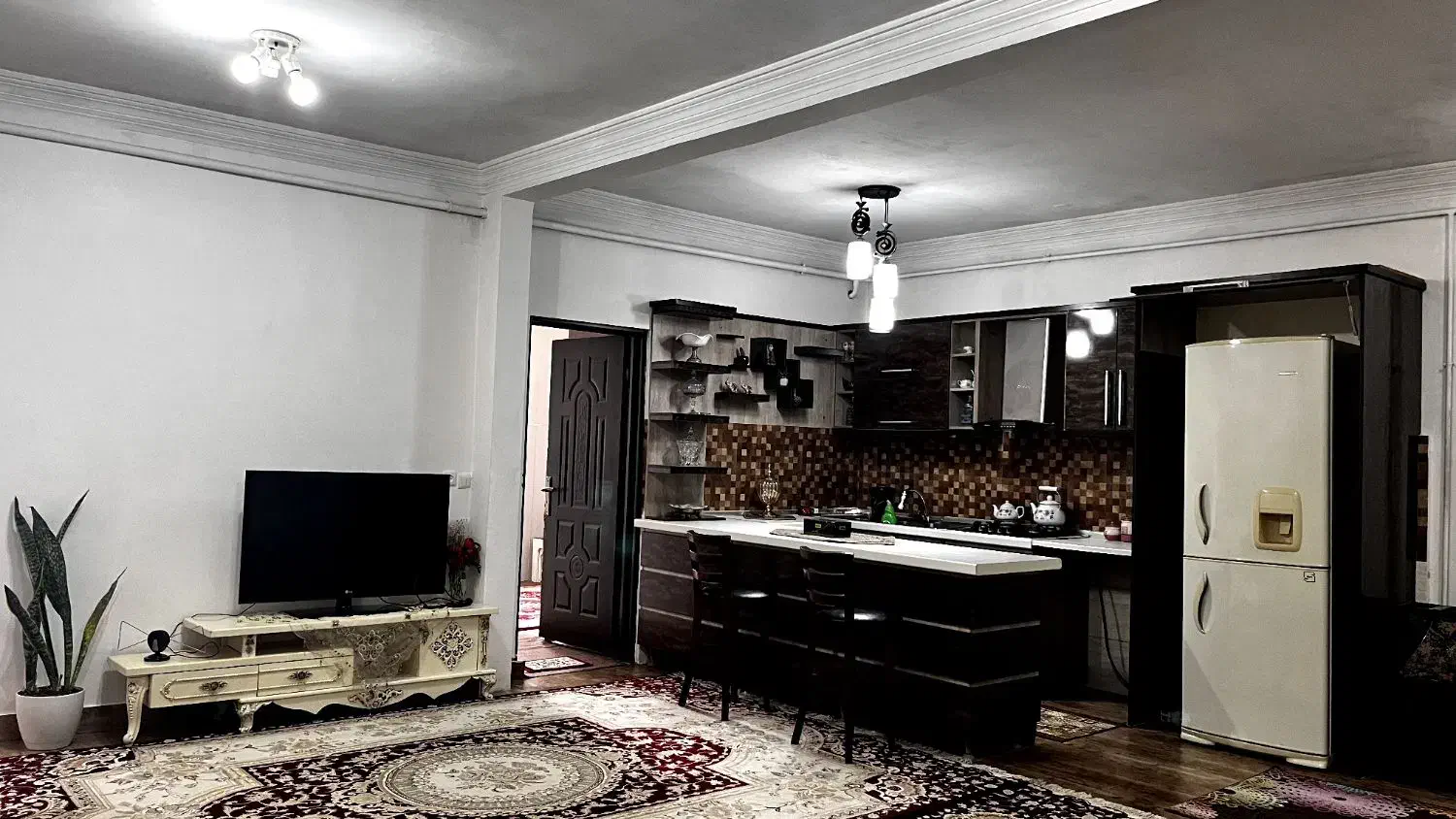 خانه مسافر روزانه|اجارهٔ کوتاهمدت ویلا و باغ|رشت, اسماعیل آباد|دیوار