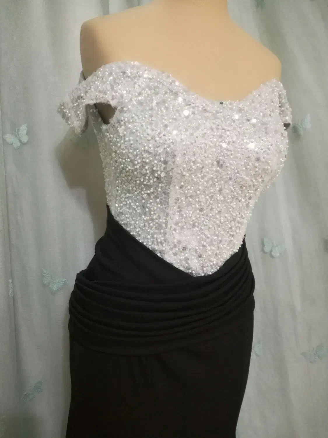 خیاطی|لباس|شیراز, شاه قلی بیگی|دیوار