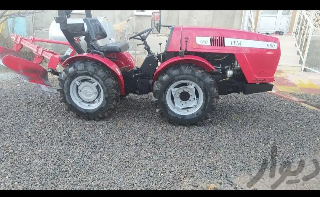 شخم زدن گلخانه باتراکتورکمرشکن|خدمات باغبانی و درختکاری|بهار, |دیوار