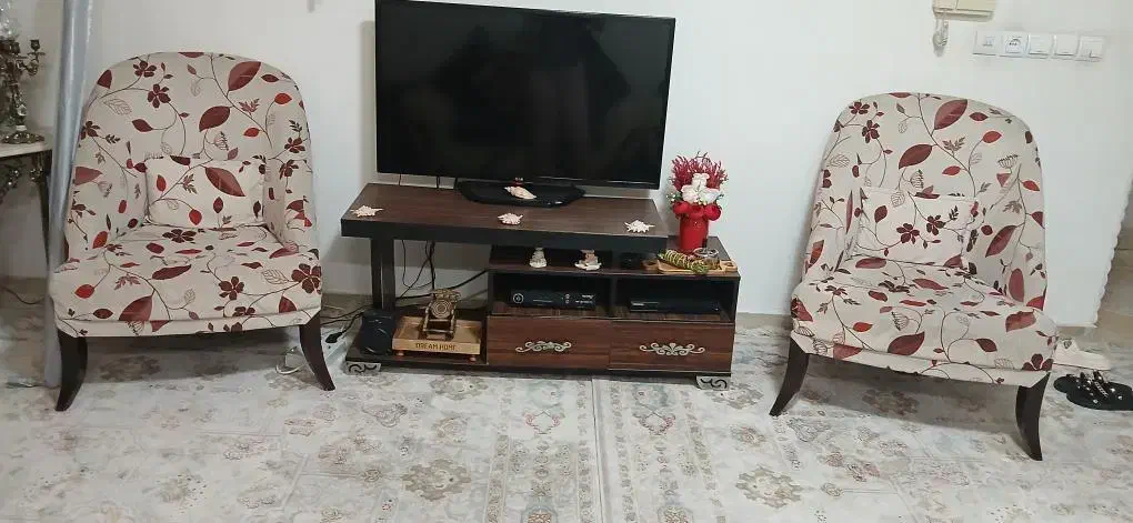 مبل وعسلی ومیز تلویزیون|مبلمان خانگی و میز عسلی|قرچک, میرزائی جنوبی|دیوار