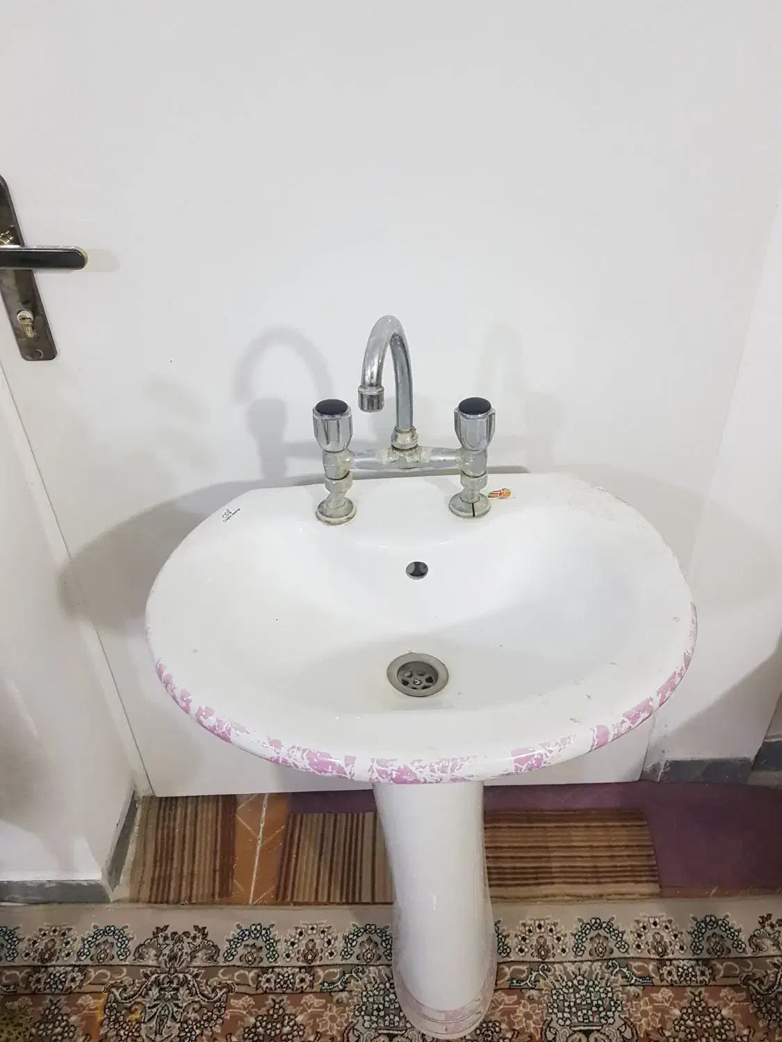 روشویی سالم باشیرآب|لوازم سرویس بهداشتی|همدان, |دیوار