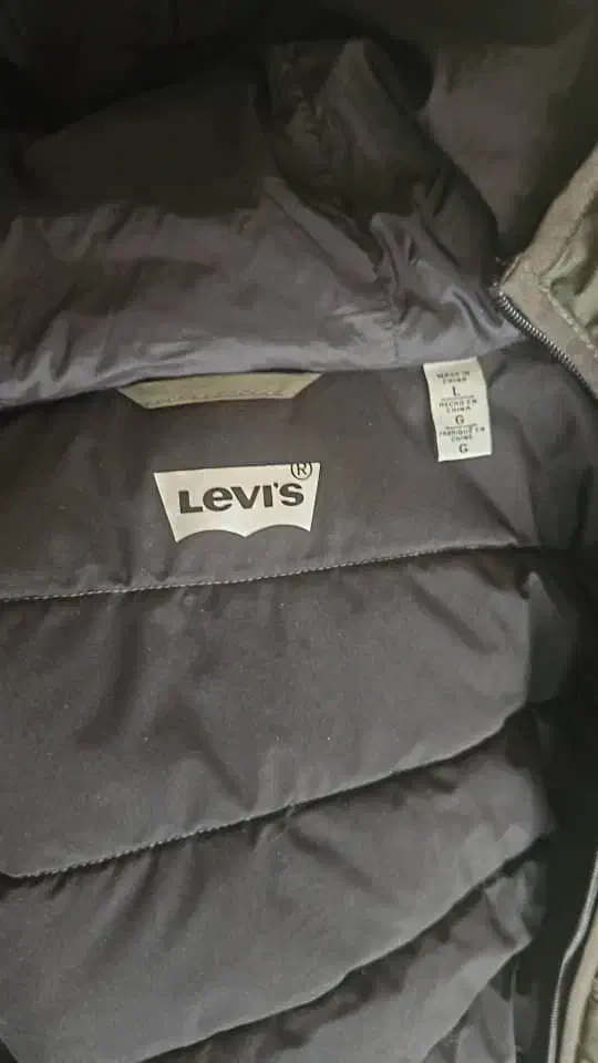 فروش کاپشن الیاف  برند  Levis|لباس|شاهین‌شهر, حافظ شمالی|دیوار