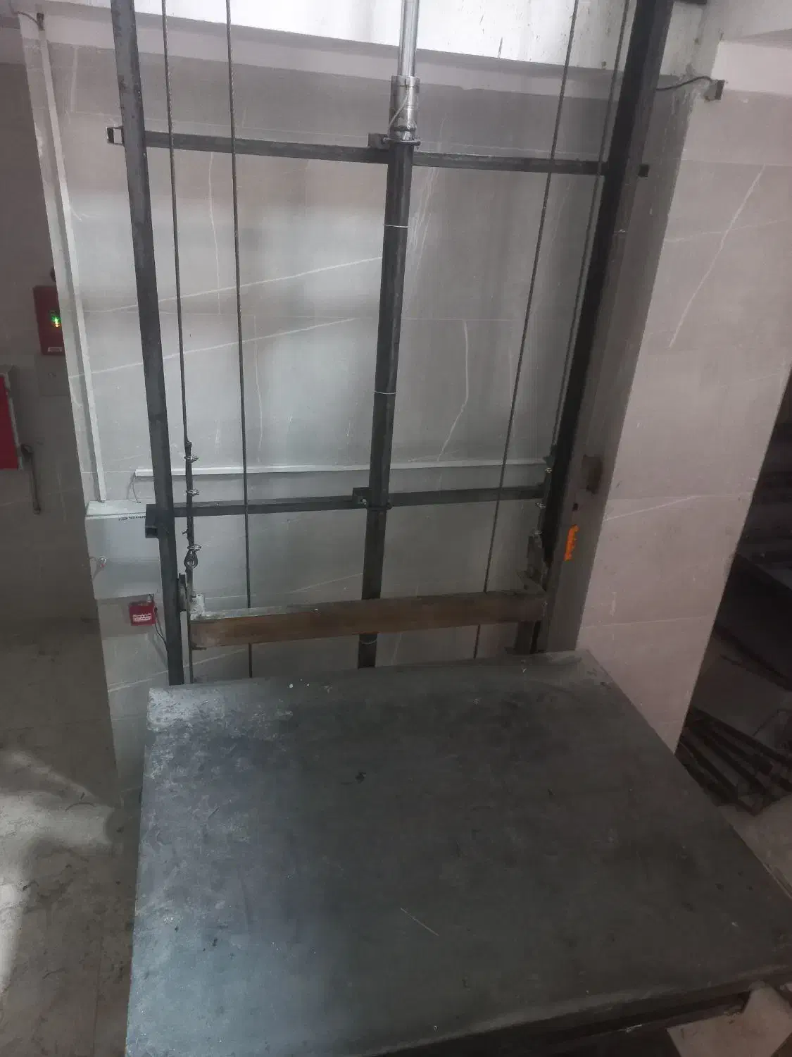 بالابر کفی هیدرولیک وکششی|خدمات پیشه و مهارت|تبریز, |دیوار