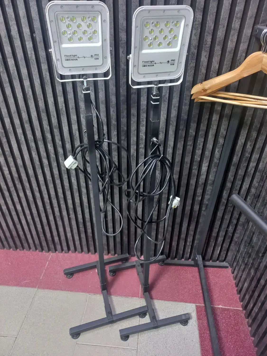 پرژکتور ۵۰w با پایه|تلویزیون و پروژکتور|آزادشهر, |دیوار