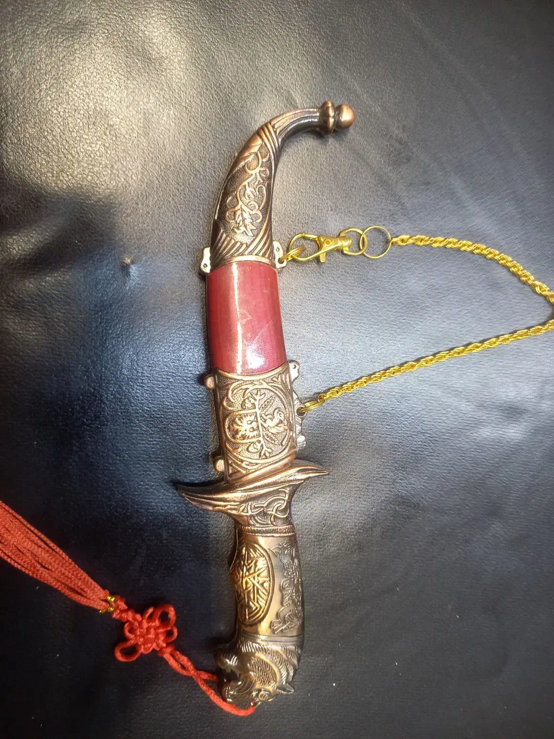 چاقوی تزئینی قدیمی با غلاف|کلکسیون اشیاء عتیقه|اصفهان, پوریای ولی|دیوار