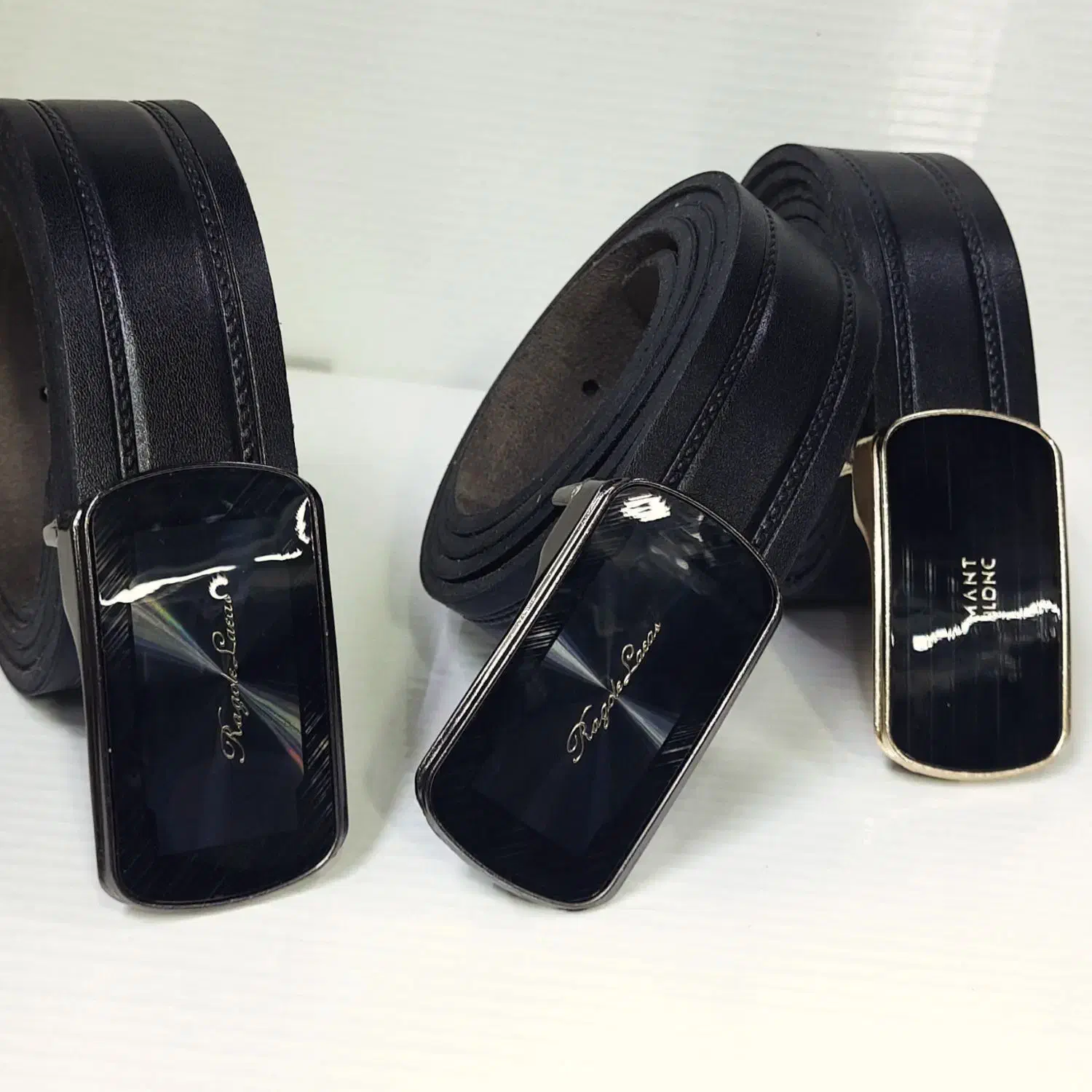 مغازه بورس کمربند|کیف، کفش، کمربند|قم, نیروگاه|دیوار