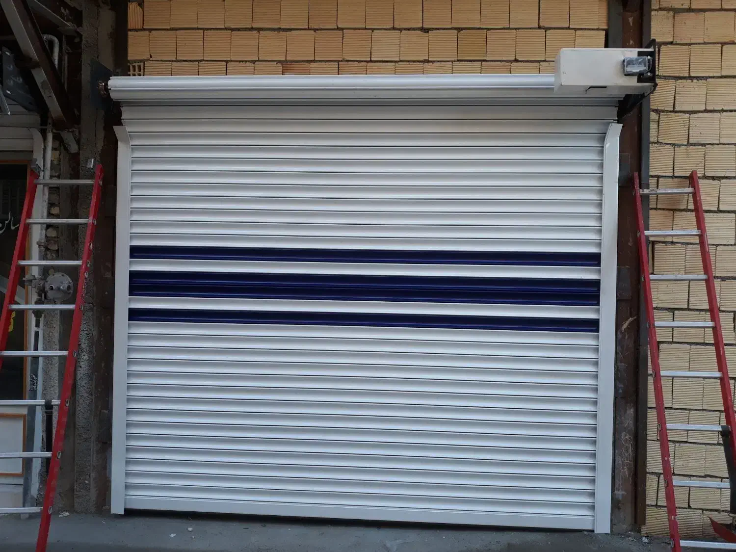 تعمیرات کرکره برقی‌ کامبادن.|خدمات پیشه و مهارت|کرمانشاه, |دیوار