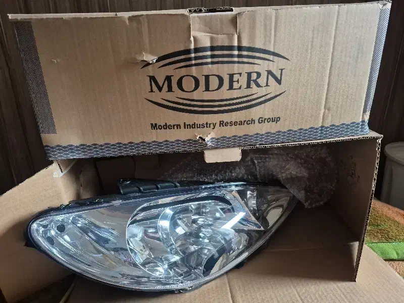 یک جفت چراغ جلو ۲۰۶ مدرن|قطعات یدکی و لوازم جانبی|شاهین‌شهر, مسکن مهر|دیوار