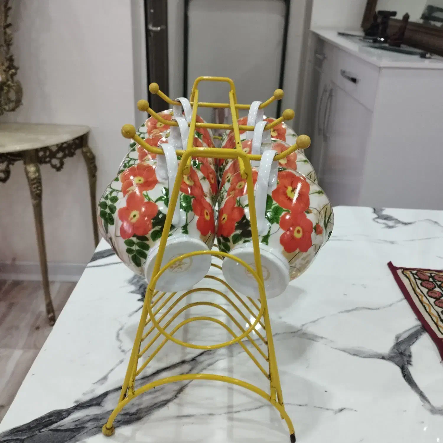 استند فنجان نعلبکی درحدنو وظرف ژله ای خارجی|آب‌چکان و نظم‌دهنده ظروف|تهران, مجیدیه|دیوار