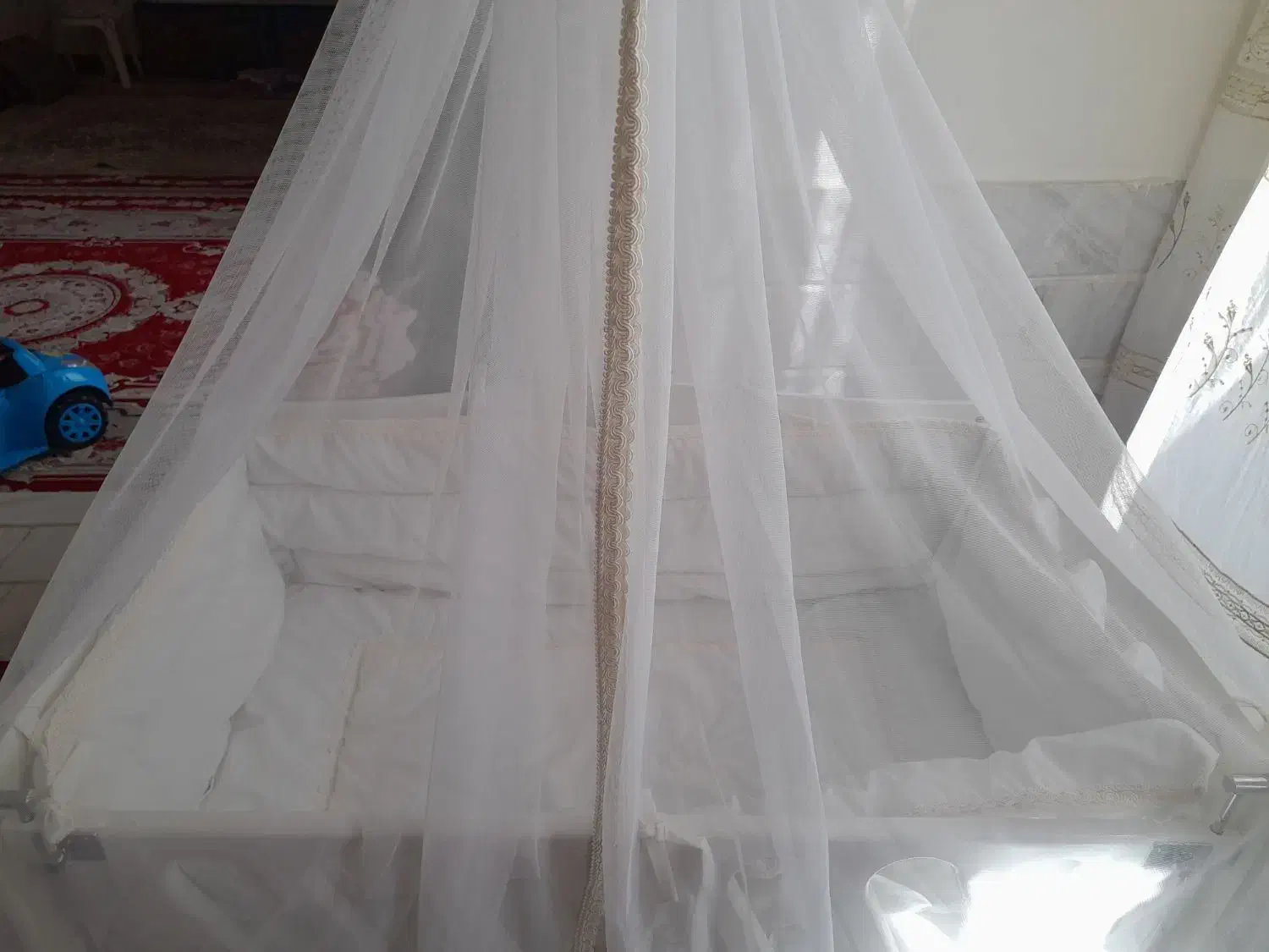 گهواره|تخت و صندلی بچه|کاشمر, |دیوار