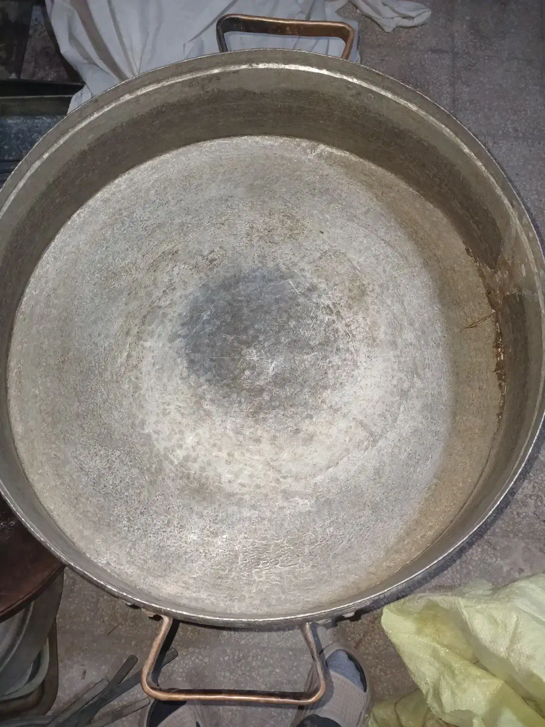 ظروف مسی|کلکسیون اشیاء عتیقه|یزد, |دیوار