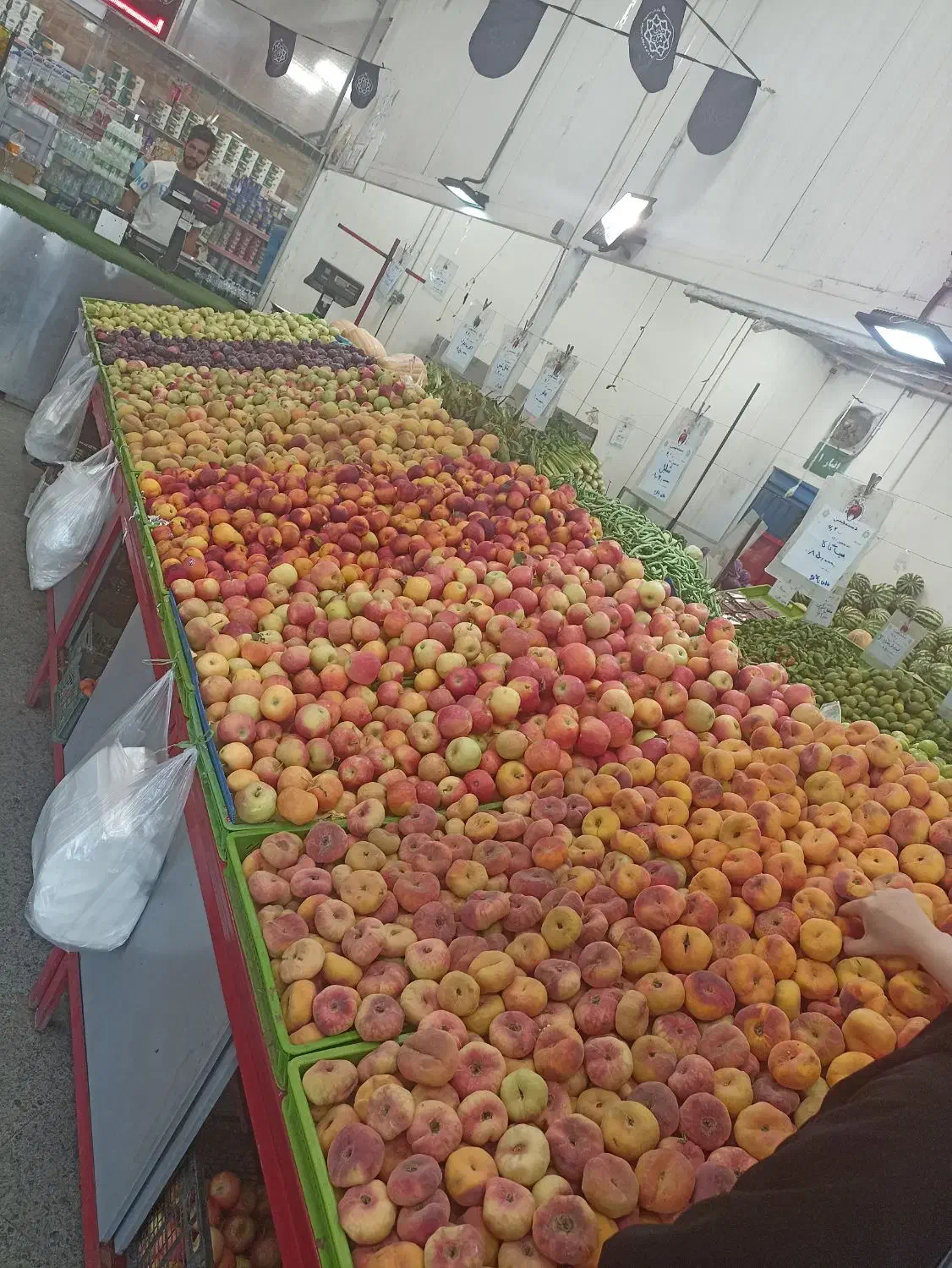 تره بار تهران|استخدام خدمات فروشگاه و رستوران|تهران, شهرک دانشگاه|دیوار