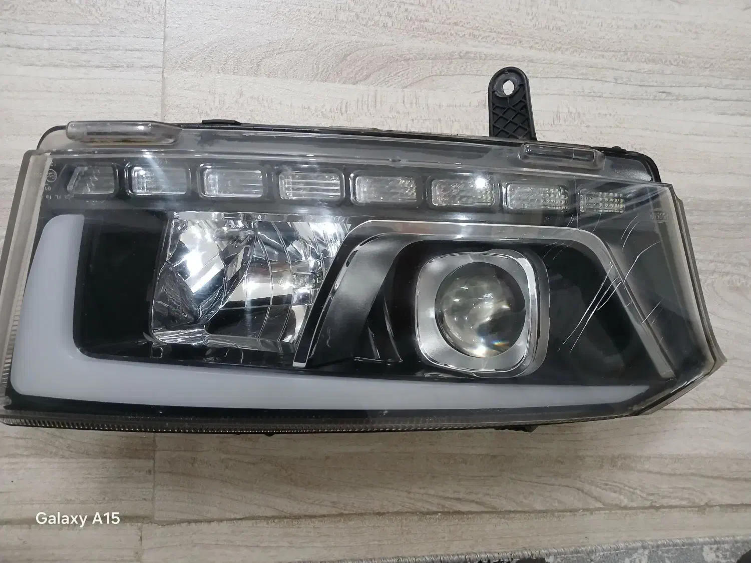 چراغ جلو دنا پلاس|قطعات یدکی و لوازم جانبی|رشت, پل تالشان|دیوار