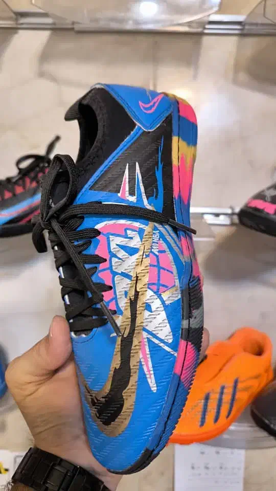 حراج کتونی فوتسال|کیف، کفش، کمربند|اراک, |دیوار