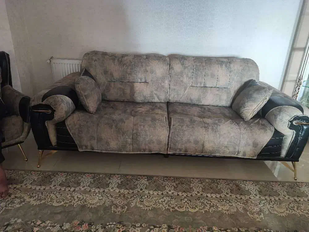 دو دست مبل 9 نفره و 10 نفره|مبلمان خانگی و میز عسلی|هشتگرد, هشتگرد قدیم|دیوار