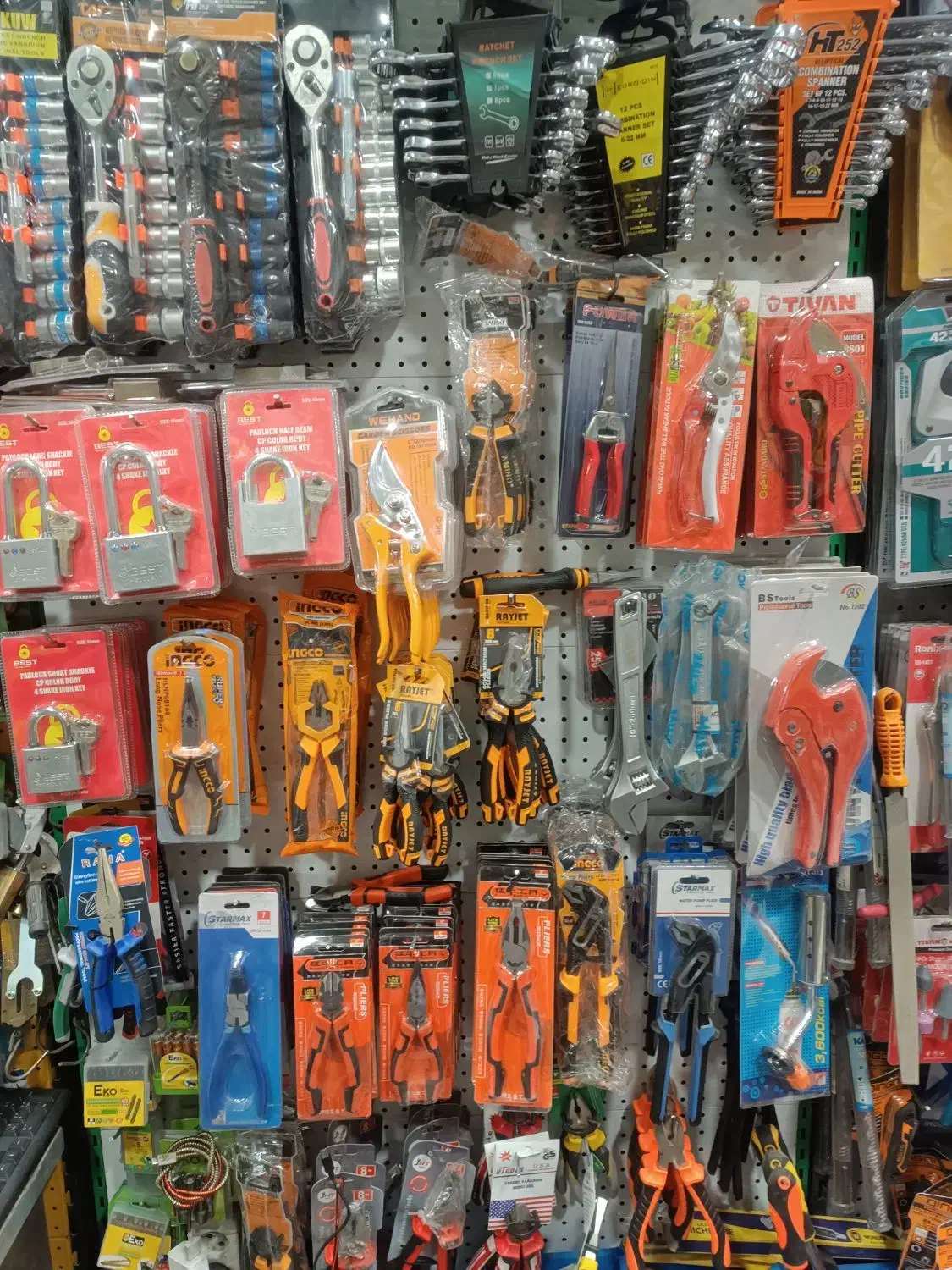 فروشگاه ابزار راتون|ابزارآلات|مشهد, رده|دیوار